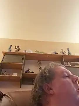 Stephanie1984 live cam