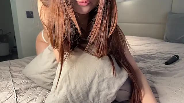 iamyuki live cam on Stripchat