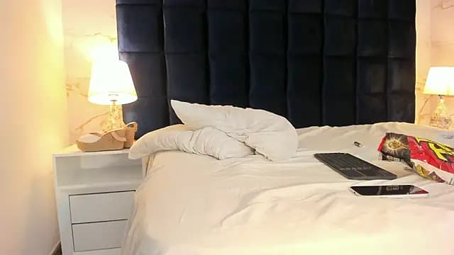 EmmaJhoons live cam