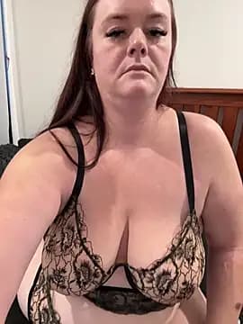 carinabro10 live cam