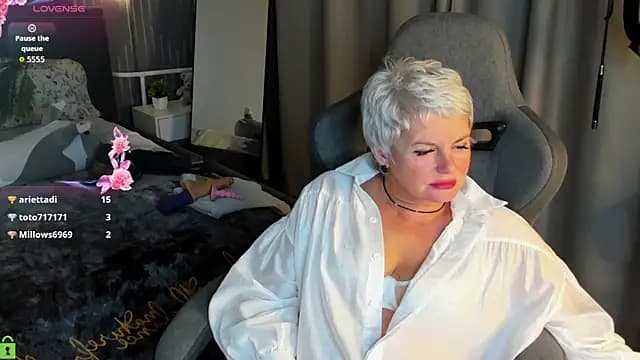 Linda_Zef1r live cam
