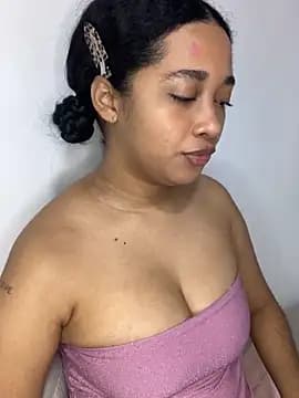 _sweetSabrina live cam on Stripchat