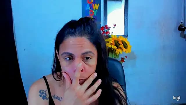 juanblakbigcock live cam on Stripchat