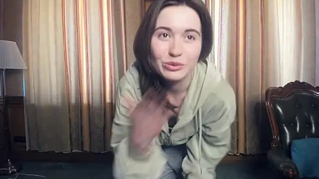 LatoniaNeedam live cam