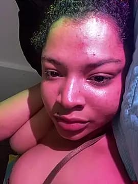 Nerea live cam on Stripchat