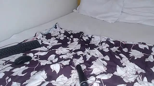 Bella_2025 live cam
