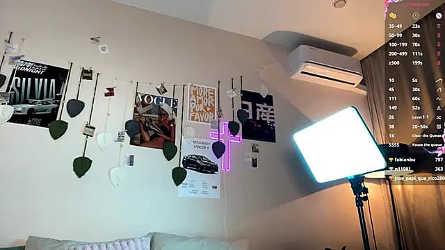 sun_under_skyy live cam