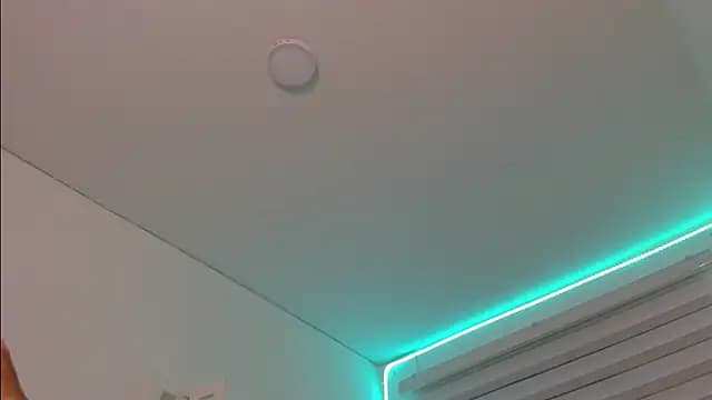Sara_Red_X live cam