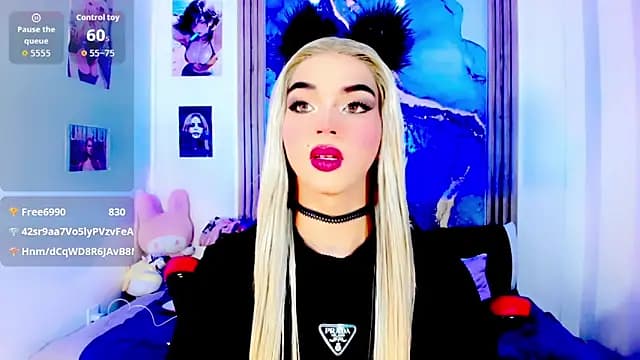 blonde_queen live cam