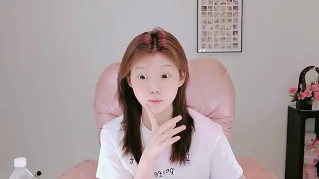 yang_12 live cam