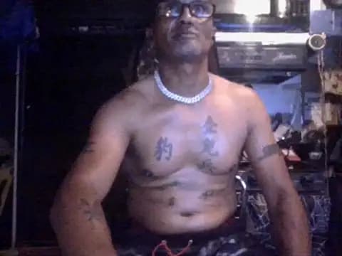badboy2u2025 live cam