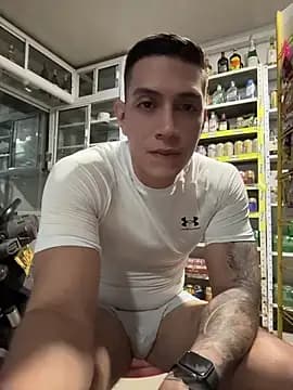 OliverWest04 live cam