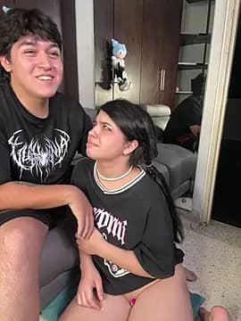EmilyAndAndrew live cam