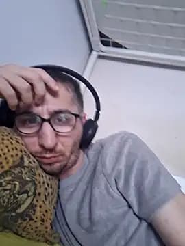 HoundingIniquity live cam on Stripchat