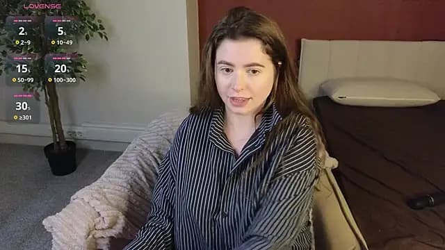 LovingWhisperr live cam