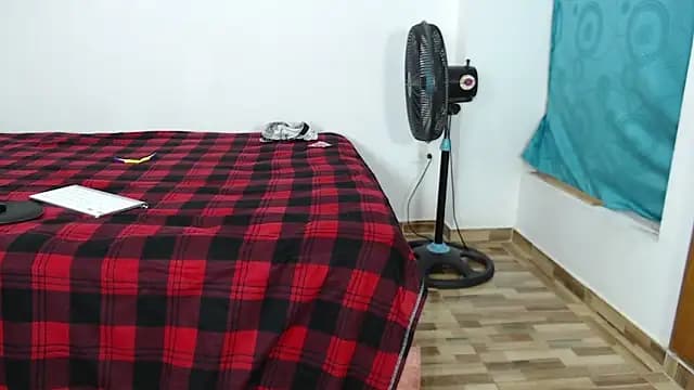 MichellDeLaTorre69 live cam
