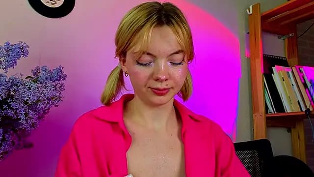 MelinaBunnyyy live cam
