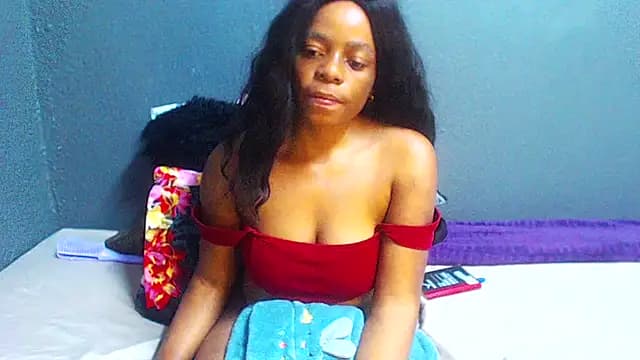 SMALLBOOBSXX live cam