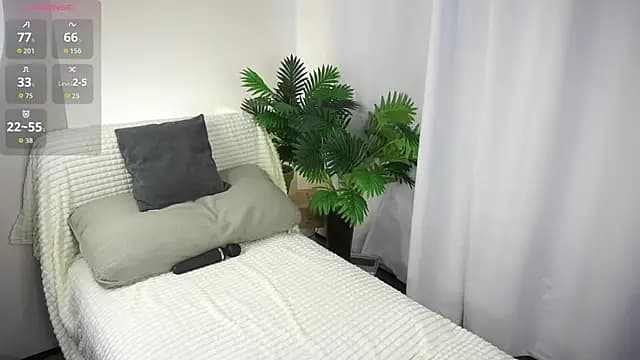 ClarineCasebolt live cam