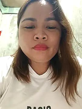 Sweetlorie_83 live cam
