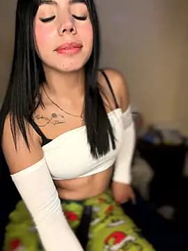 Laura-Khalifa live cam