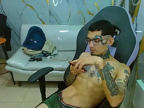 Boy_tatto77 live cam