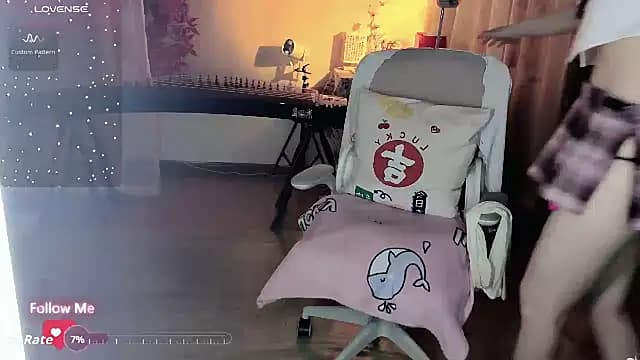 noomi-1111 live cam