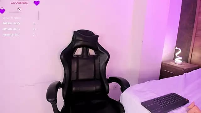 CristineRain live cam