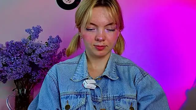 MelinaBunnyyy live cam