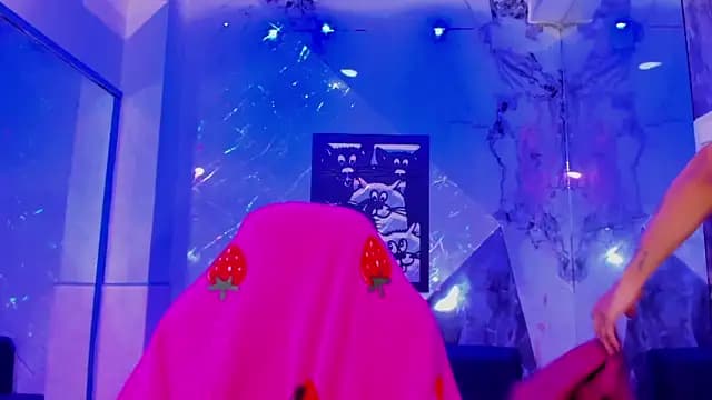Isabella_stanford2 live cam