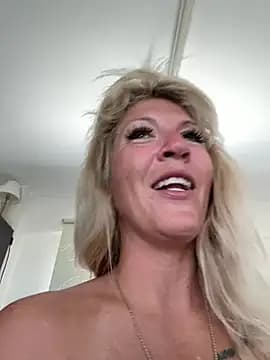AtomBlondy live cam