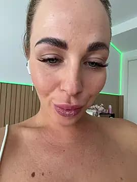 streetdoll live cam