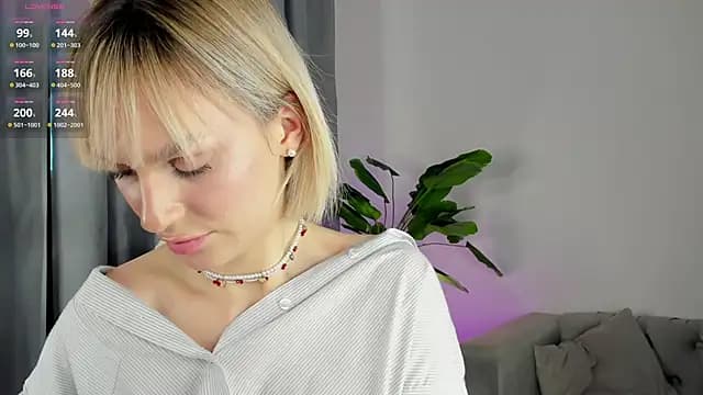 Ice_Strawberry live cam