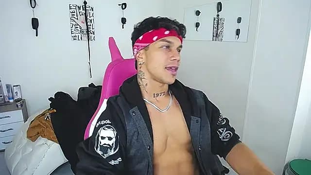 Leonard_Price live cam