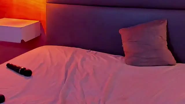 Luxstela live cam