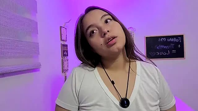 cherry_valeria live cam