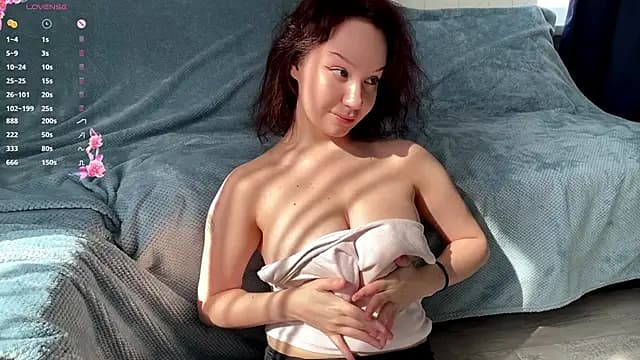 Mila_petal live cam