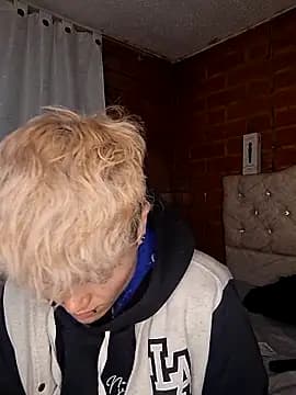 Megan-r live cam