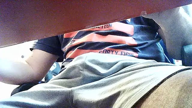 opreatiby live cam on Stripchat