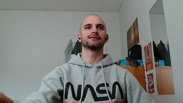 OskarBreno live cam