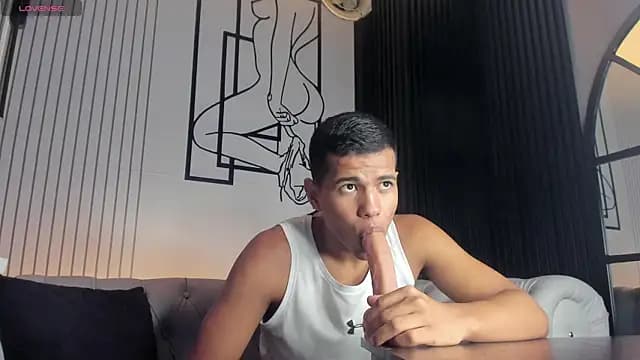 noahdark_ live cam