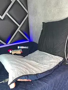 Lucian-greyy live cam on Stripchat