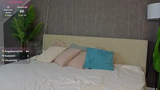 Miaa_Hill live cam