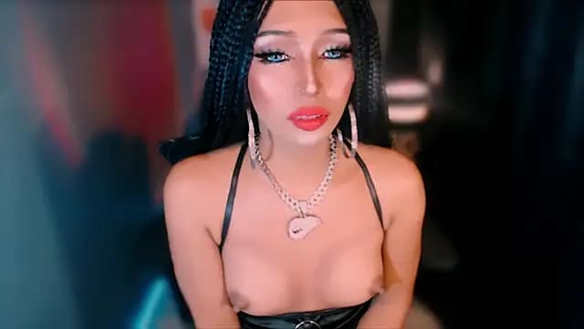 xUrGoddess_islaCumsAlotx live cam