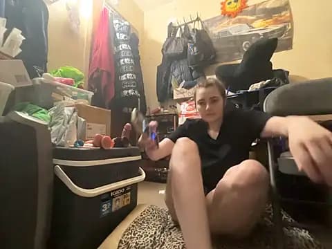 Snowbunnycake_131 live cam