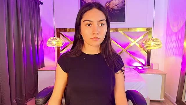 Emelie_Ch1 live cam