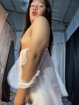slut_clio live cam