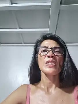 ImYourWoman_55 live cam