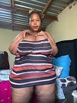 Curvycandy95 live cam