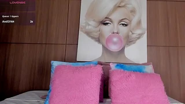saraycollins live cam